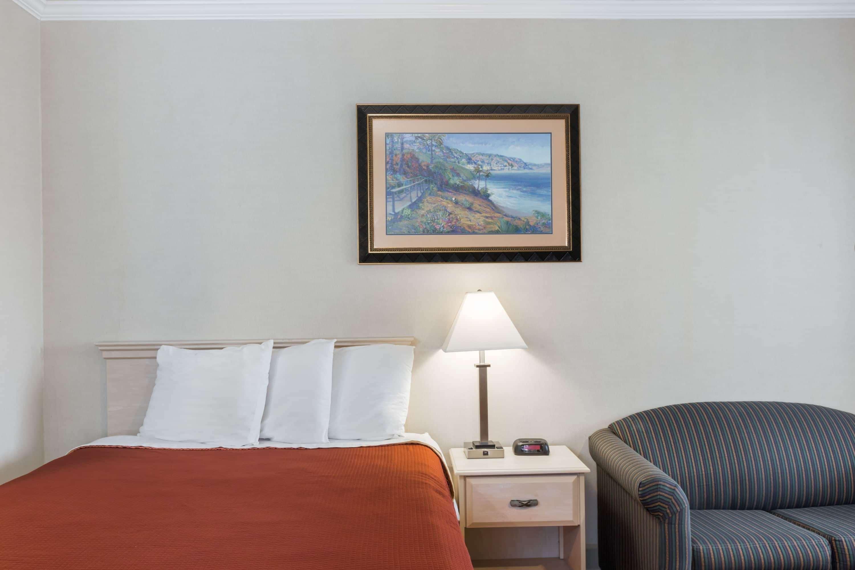 Monarch Valley Inn Marina At Monterey Bay Extérieur photo
